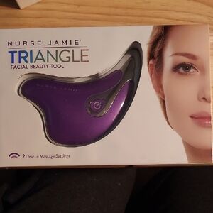 Nurse Jamie Triangular Facial Beauty Tool - Purple